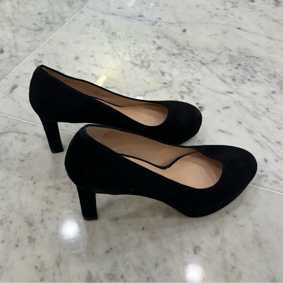 Stuart Weitzman Black Suede Heels | Size 6.5 - Picture 5 of 6